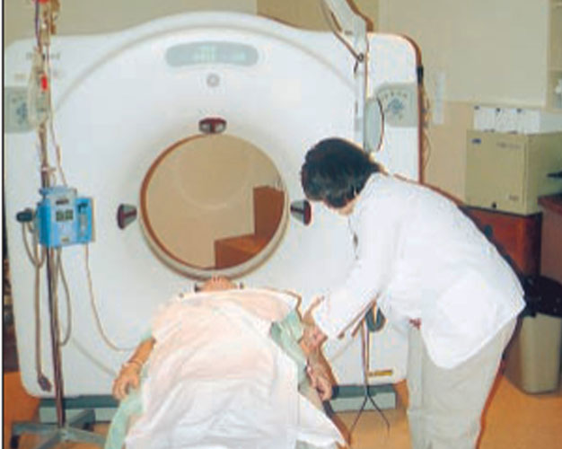 Bethesda Hospital receives CT scanner 2003